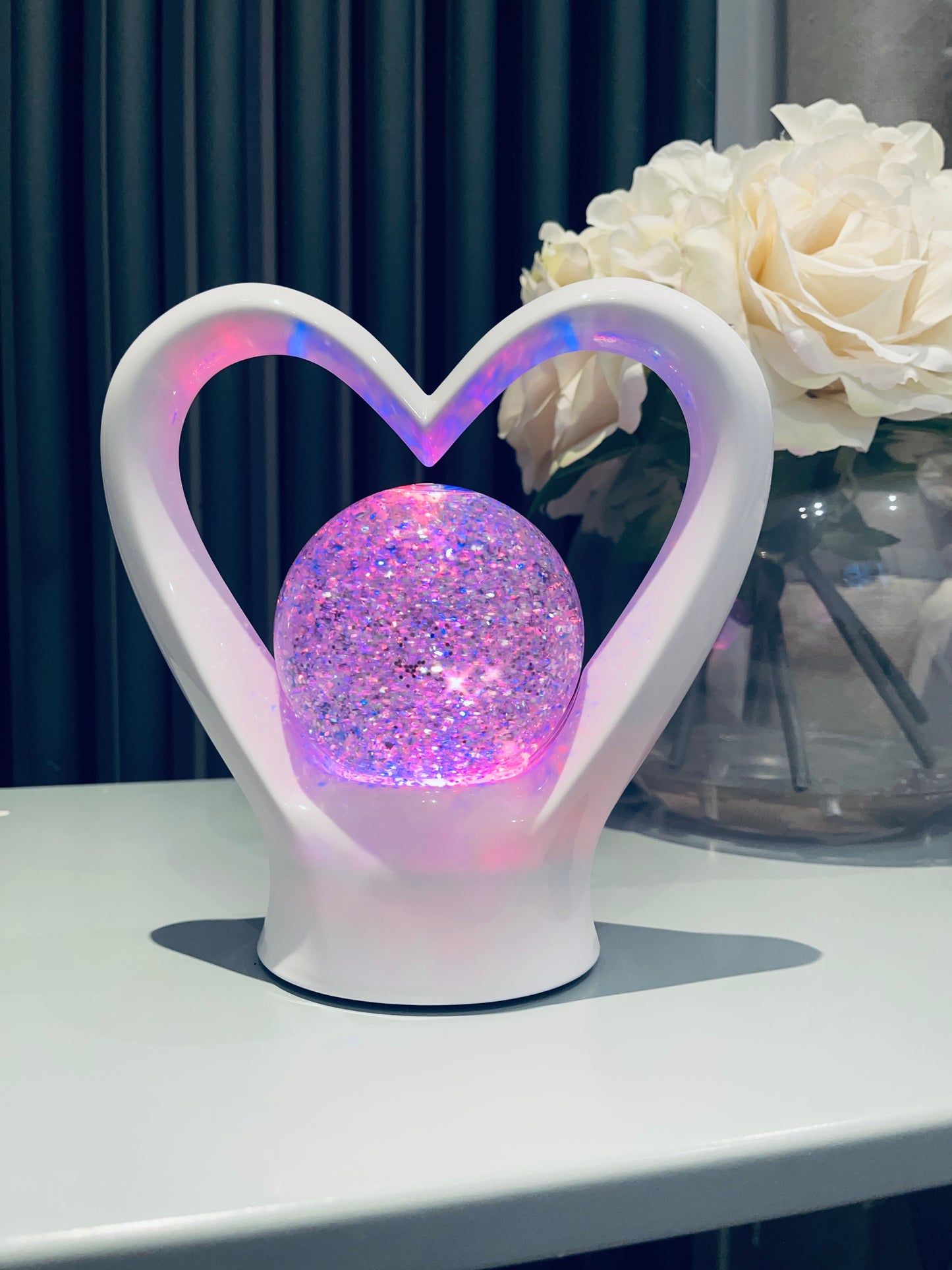 White Metallic Heart Glitter Lamp